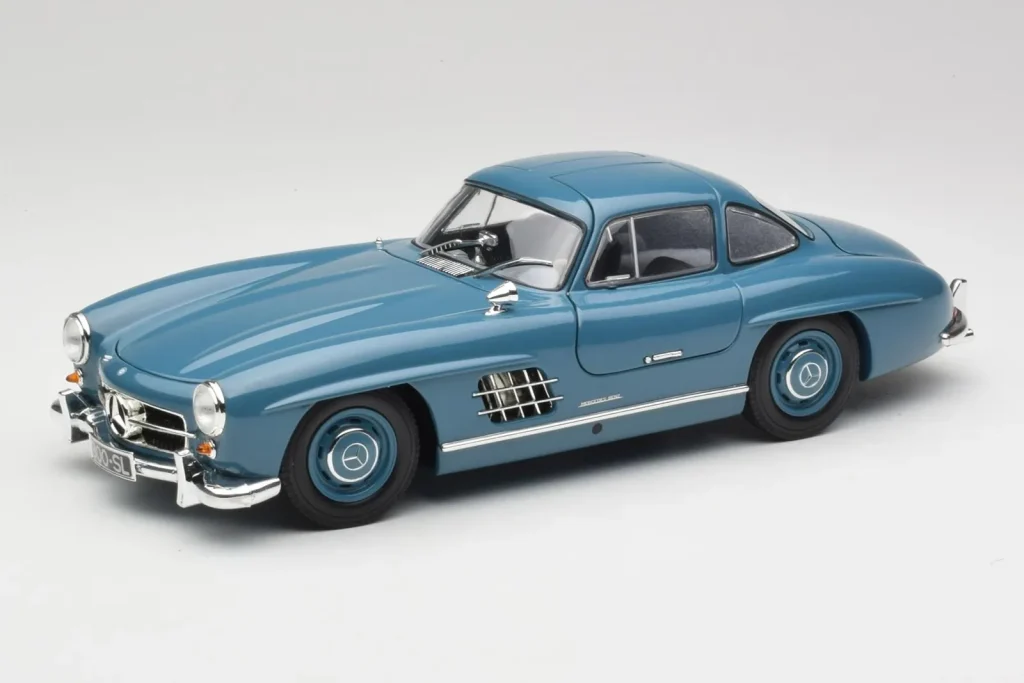 โมเดลรถ 1:18 Mercedes 300 SL W198 Light Blue Minichamps (มือสอง)