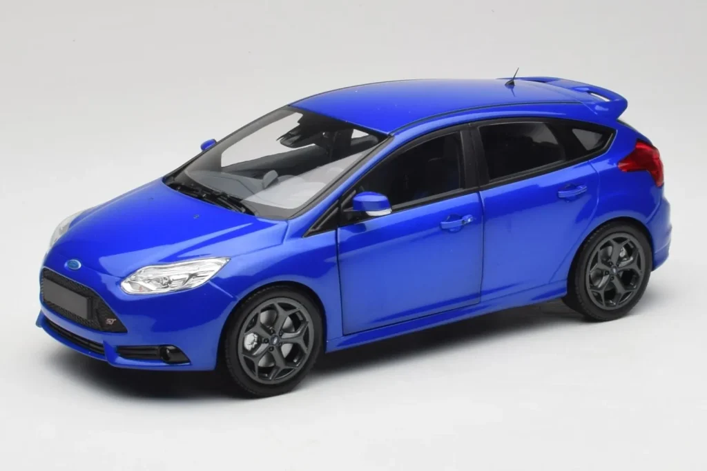 Model 1:18 Ford Focus ST Mk2 metallic blue Minichamps
