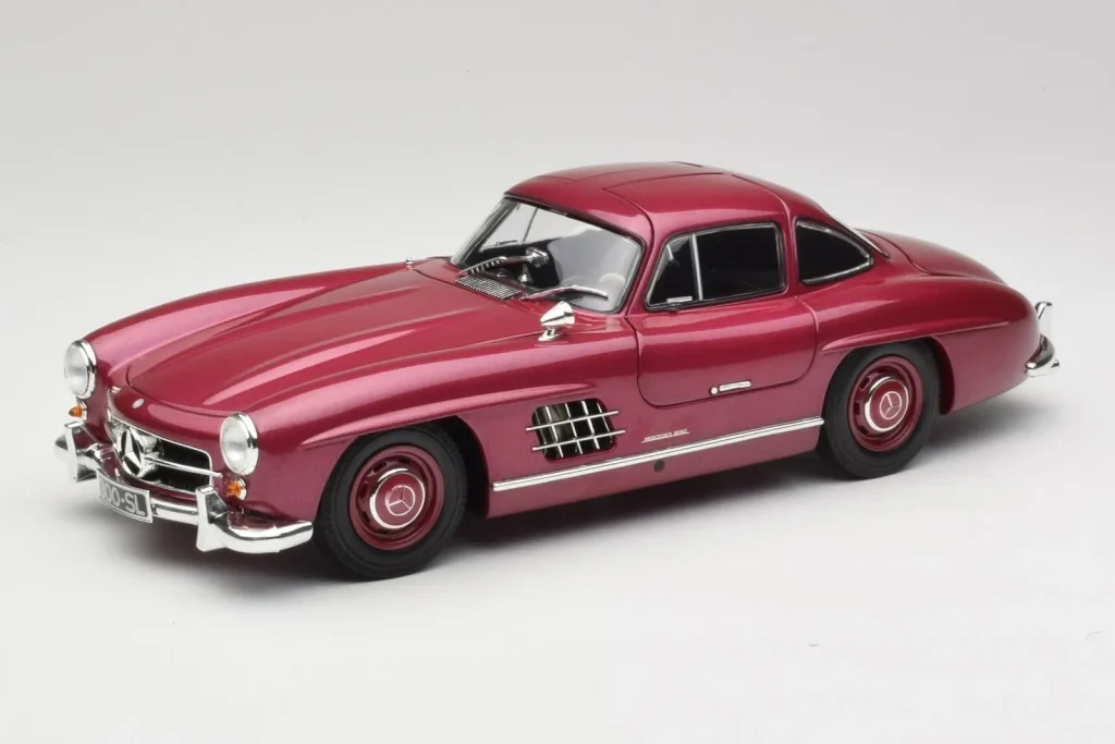 โมเดลรถ 1:18 Mercedes 300 SL W198 Fire สีแดง Minichamps (มือสอง)