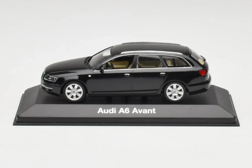 โมเดลรถ 1:43 Audi A6 C6 Avant Phantom สีดำ Minichamps (มือสอง)