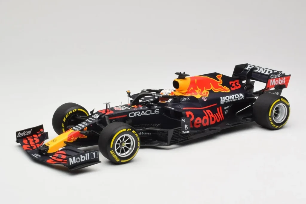 Model 1:18 Red Bull Racing Honda RB16B #33 M. Verstappen Mexican GP Winner year 2021 Minichamps