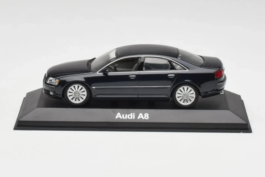 โมเดลรถ 1:43 Audi A8 D3 Mauritius สีน้ำเงินเมทัลลิก Minichamps (มือสอง)