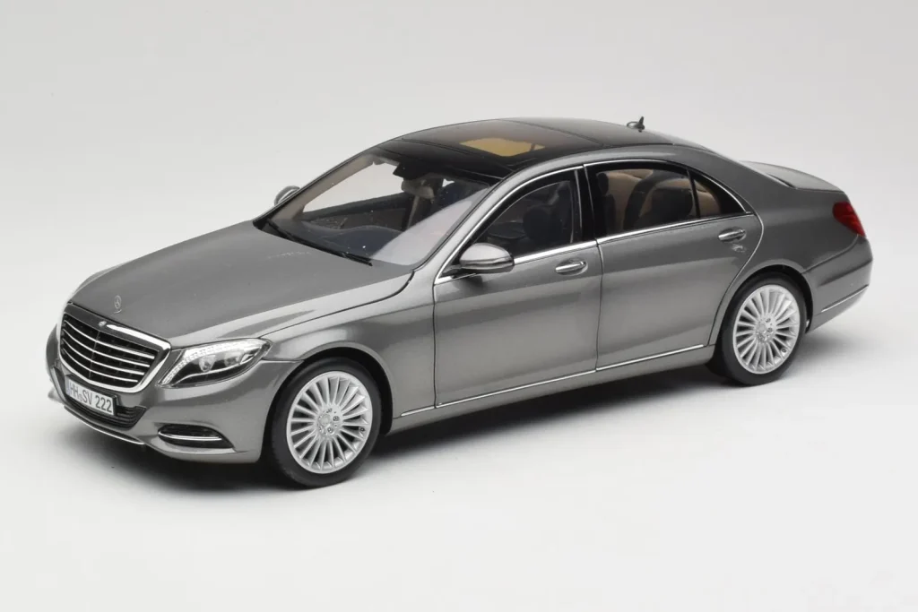 โมเดลรถ 1:18 Mercedes S-Class W222 สีเทาเมทัลลิก Norev