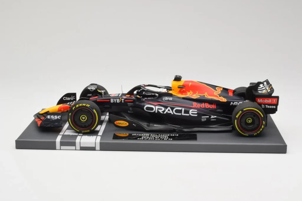 车型 1:18 Oracle Red Bull Racing RB18 #33 M. Verstappen Belgian GP 年 2022 Minichamps
