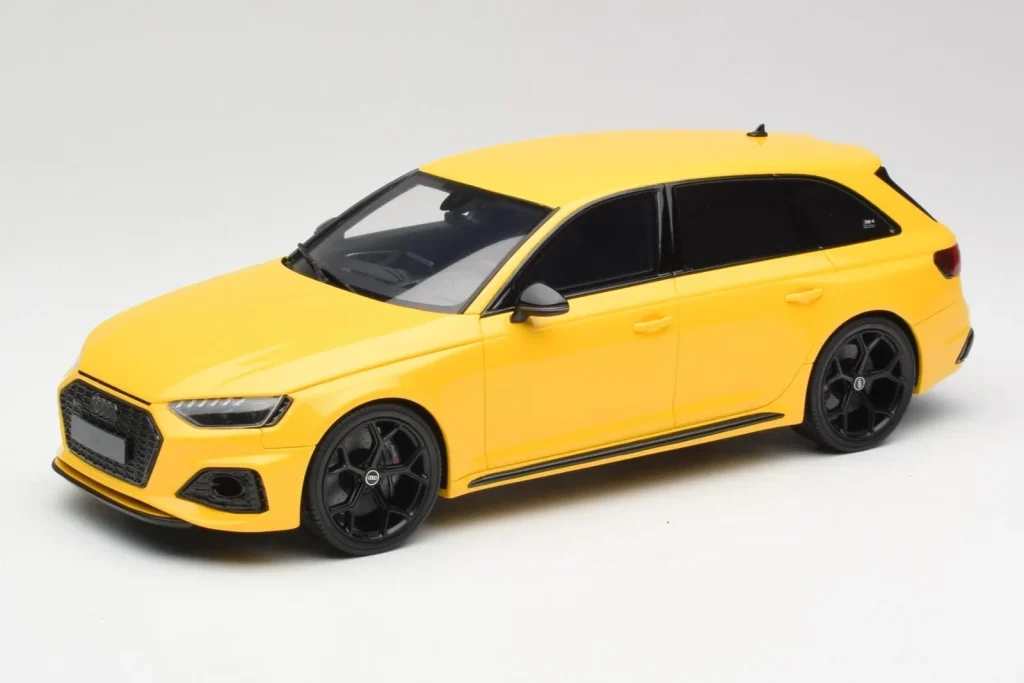 โมเดลรถ 1:18 Audi RS4 B9 Avant 25th Anniversary Vegas สีเหลือง GT Spirit