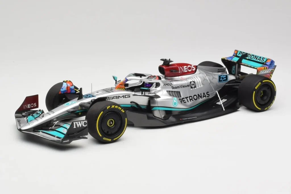 โมเดลรถ 1:18 Mercedes AMG W13 E Performance Petronas #63 G. Russell Miami GP ปี 2022 Minichamps (มือสอง)
