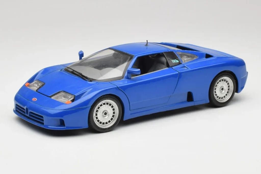 โมเดลรถ 1:18 Bugatti EB110 Dark Blue Bburago (มือสอง)