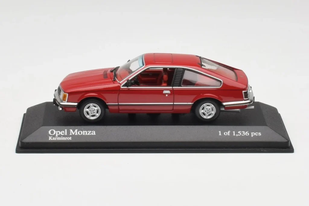 โมเดลรถ 1:43 Opel Monza A สีแดง Minichamps (มือสอง)