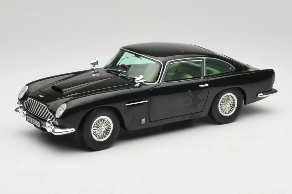 โมเดลรถ 1:18 Aston Martin DB5 California Sage Chrono (มือสอง)