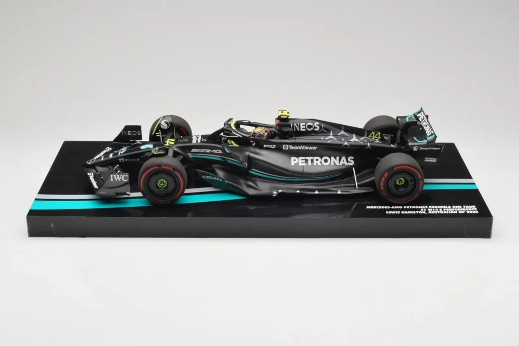 โมเดลรถ 1:18 Mercedes AMG W14 E Performance Petronas #44 L. Hamilton Australian GP ปี 2023 Minichamps (มือสอง)