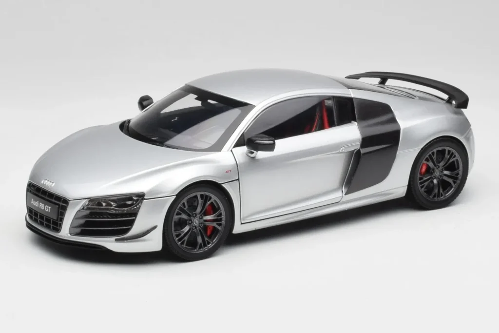 โมเดลรถ 1:18 Audi R8 GT Type 42 Ice สีเงินเมทัลลิก Kyosho (มือสอง)