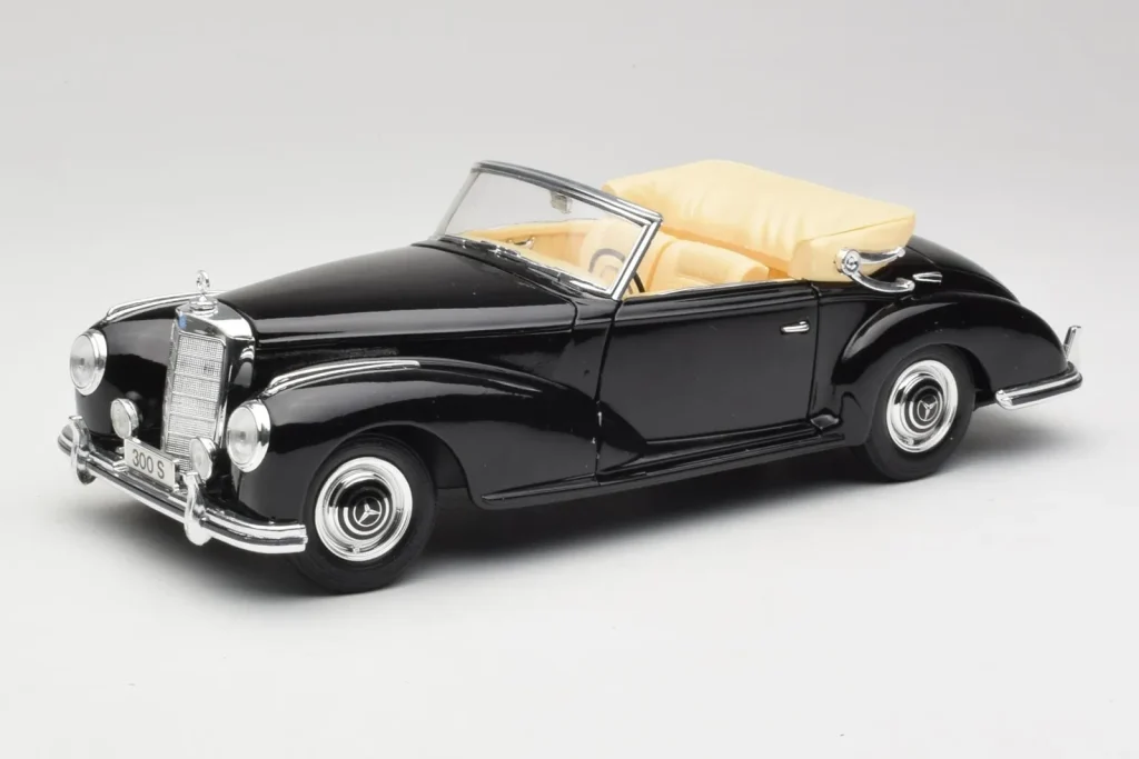 โมเดลรถ 1:18 Mercedes 300SC W188 Obsidian สีดำ Maisto (มือสอง)