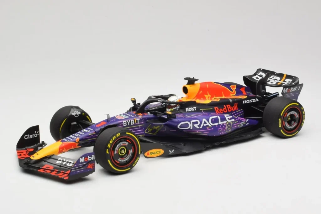 Model 1:18 Oracle Red Bull Racing RB19 #33 M. Verstappen Las Vegas GP Winner year 2023 Minichamps