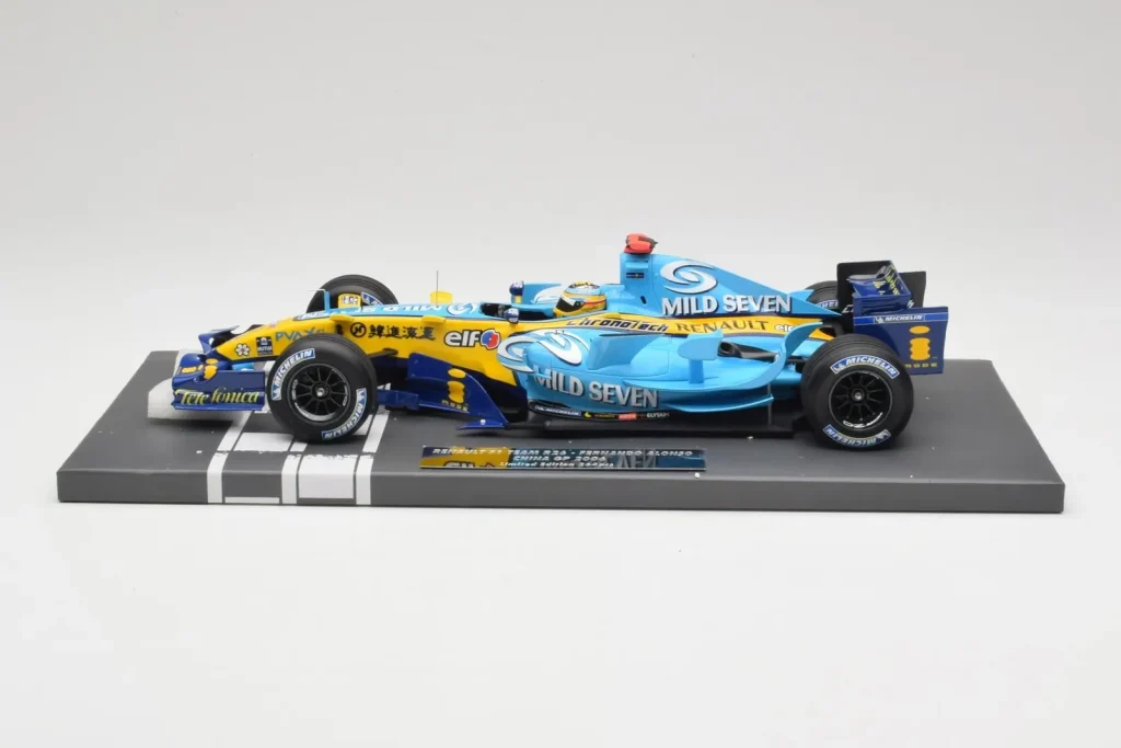โมเดลรถ 1:18 Renault R26 #1 F. Alonso China GP ปี 2006 Minichamps (มือสอง)