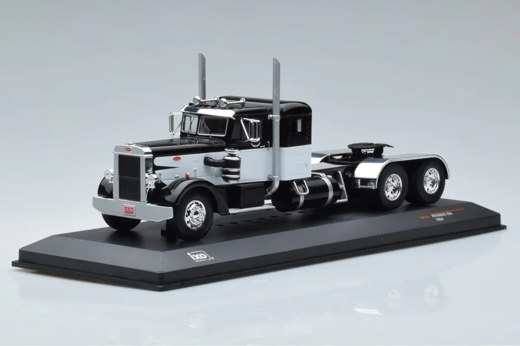 Model 1:43 Peterbilt 350 Black IXO