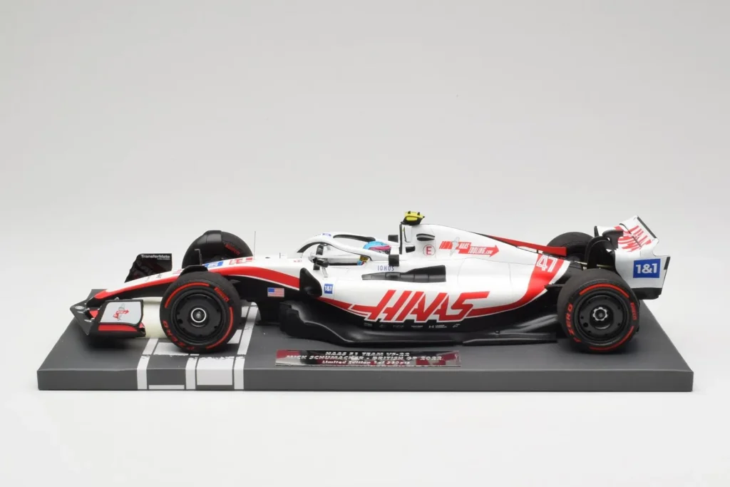 โมเดลรถ 1:18 Haas VF-22 #47 M. Schumacher British GP ปี 2022 Minichamps (มือสอง)