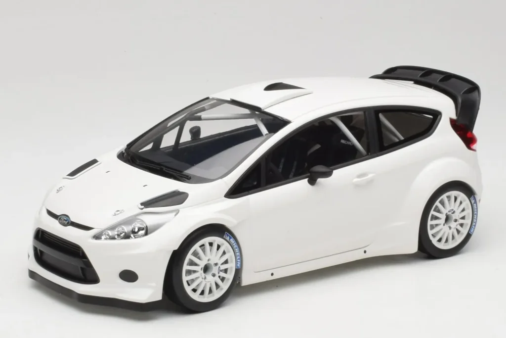 车型 1:18 Ford Fiesta RS WRC Street Mk7 白色 Minichamps