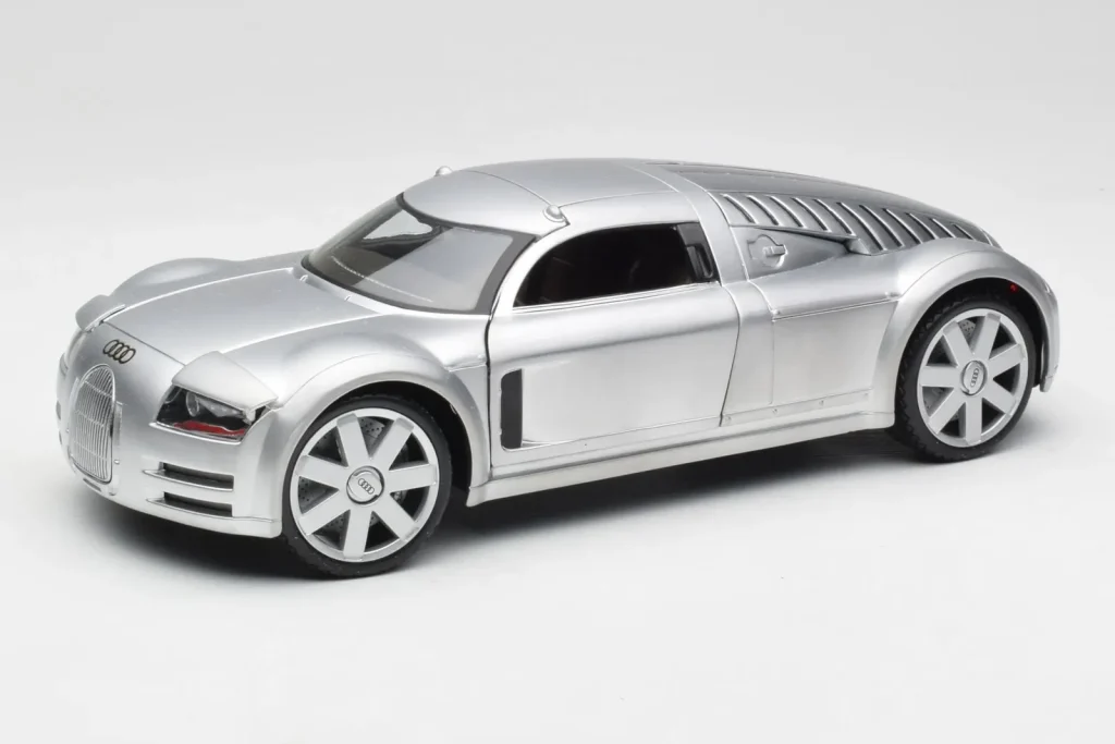 Model 1:18 Audi Rosemeyer silver Maisto [20000001438]