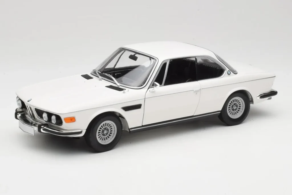 Model 1:18 BMW 3.0 CSi E9 white Minichamps