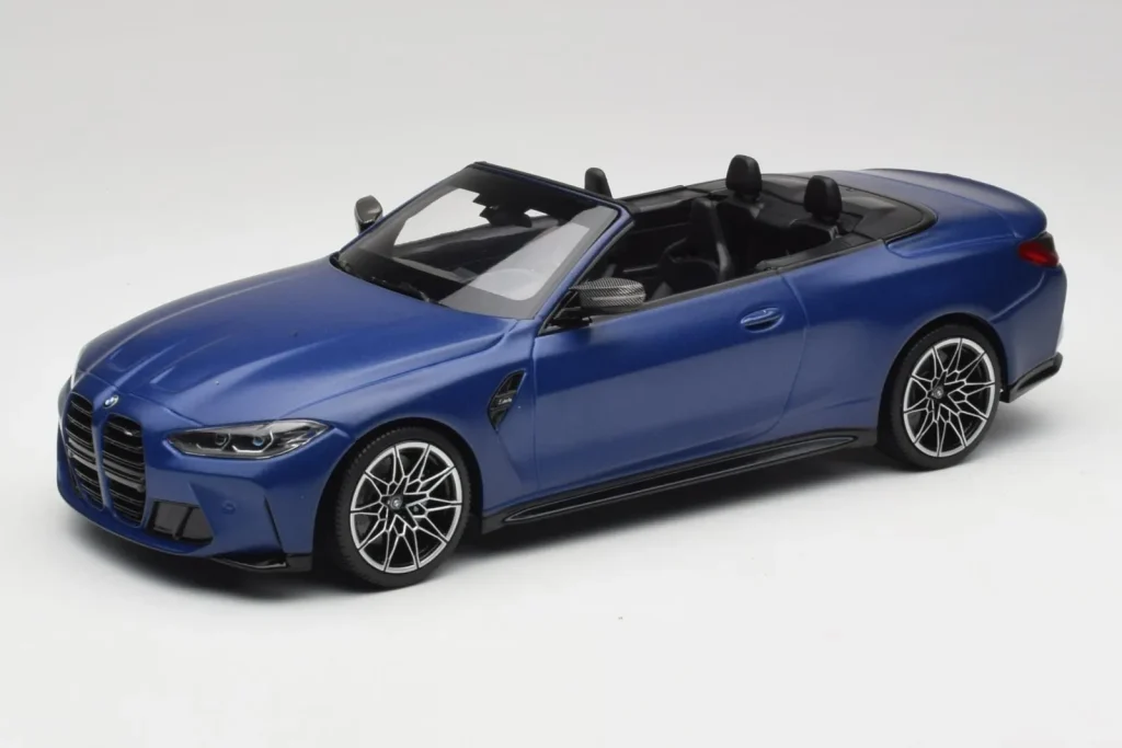 Model 1:18 BMW M4 G82 Cabriolet Frozen Portimao blue Minichamps