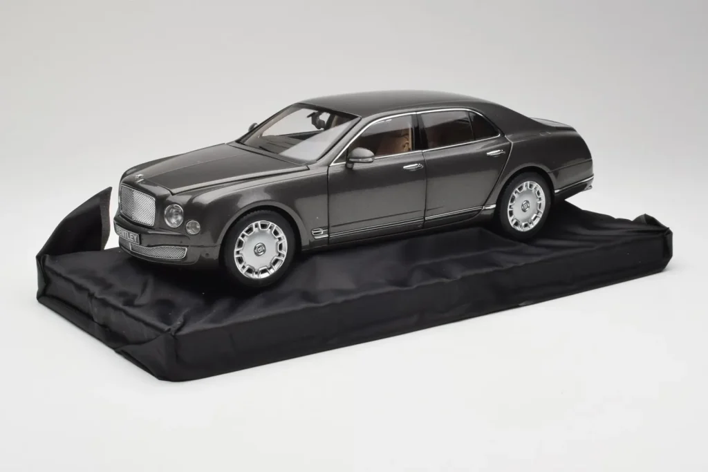 车型 1:18 Bentley Mulsanne Brodgar Metallic Minichamps
