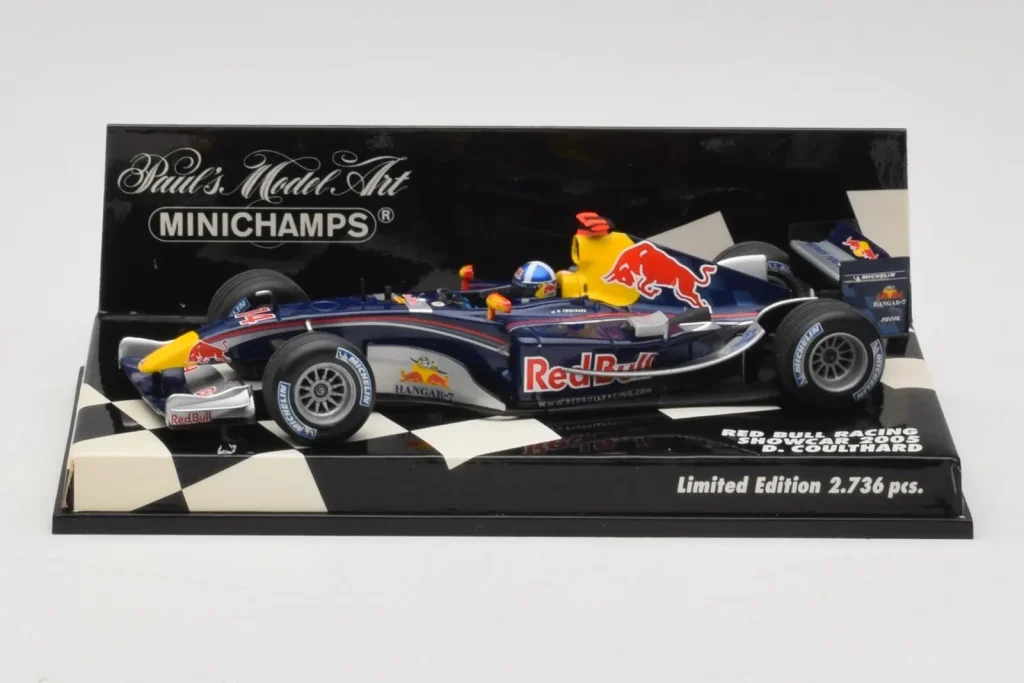 Model 1:43 Red Bull Racing D. Coulthard Showcar year 2005 Minichamps