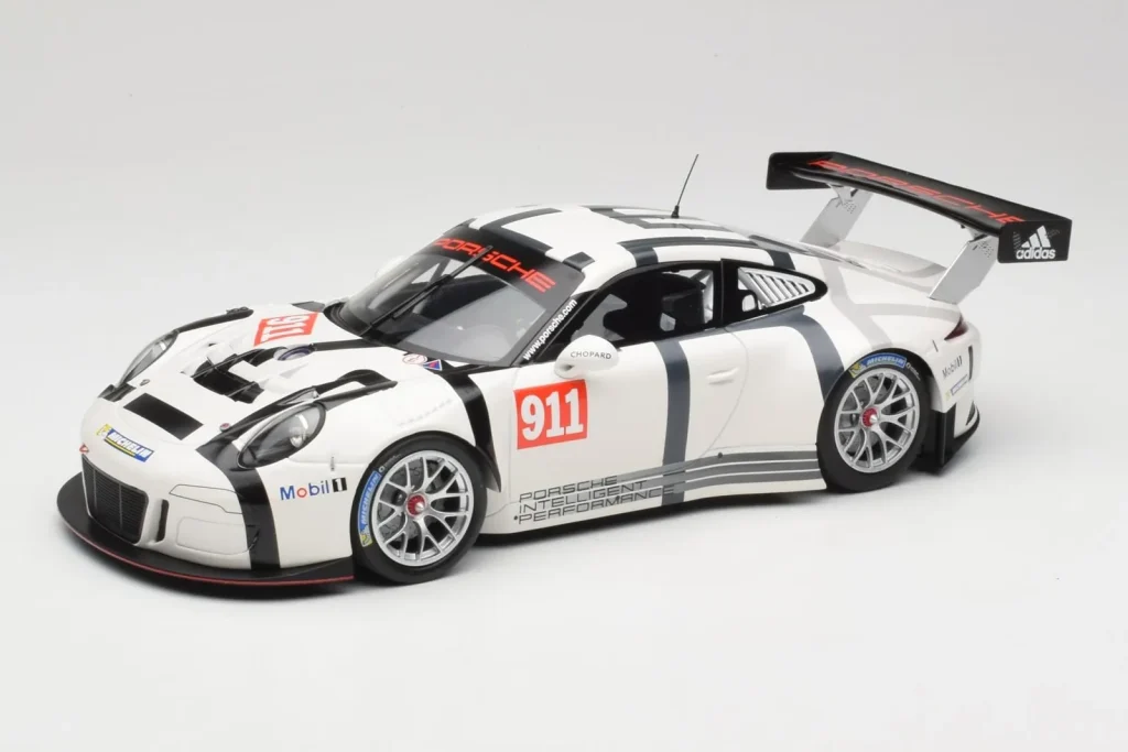 โมเดลรถ 1:18 Porsche 911 991 GT3 R #911 ปี 2015 Minichamps (มือสอง)