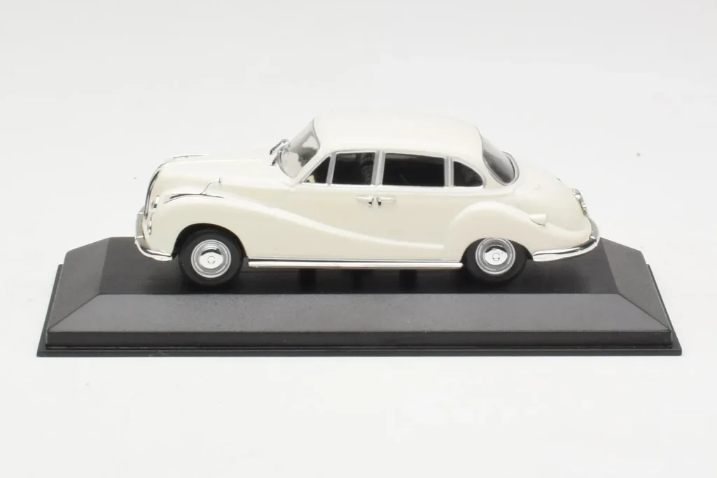 车型 1:43 BMW 502 V8 白色 Minichamps