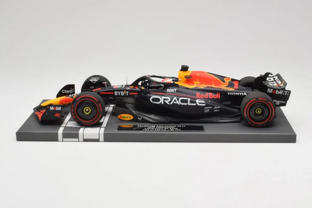 Model 1:18 Red Bull RB19 Oracle #1 M. Verstappen Australian GP Winner year 2023 Minichamps