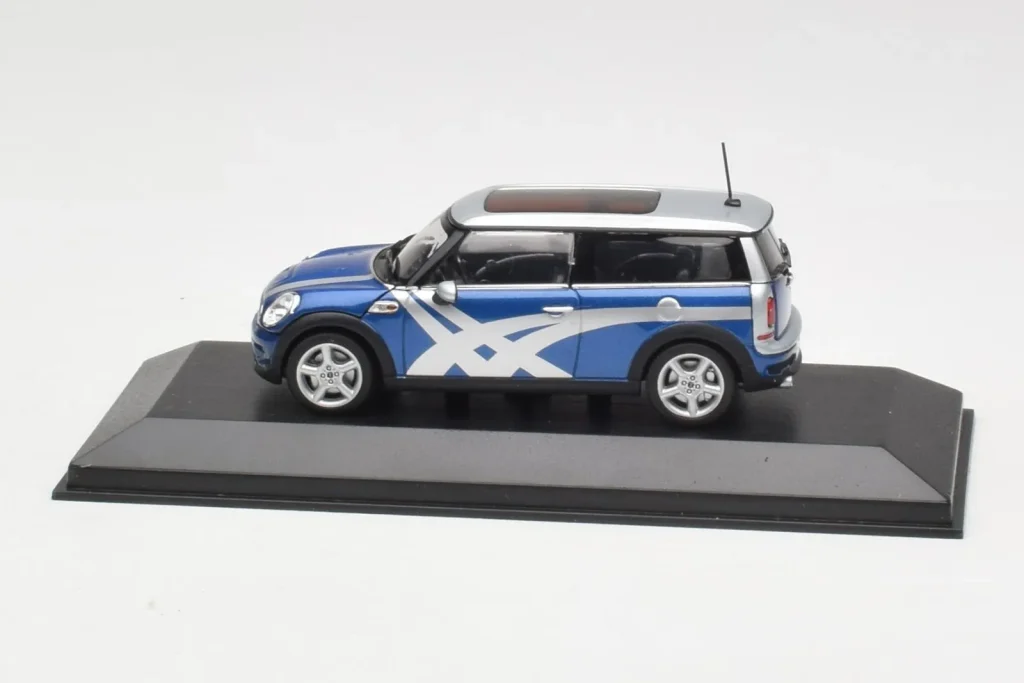车型 1:43 Mini Clubman R55 Cooper S Blue Metallic Onitsuka Tiger Minichamps