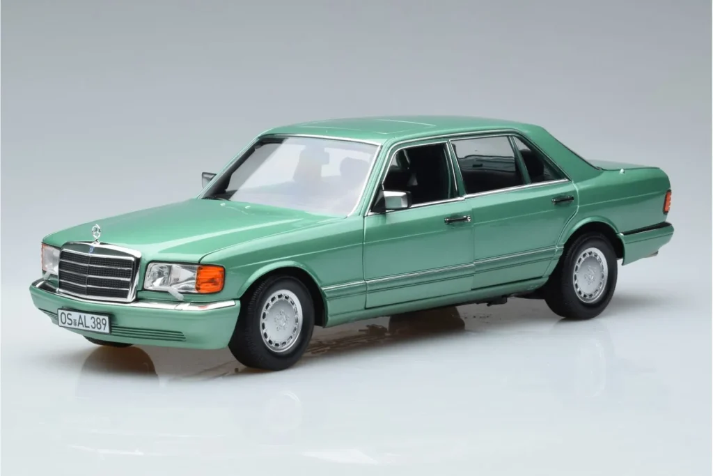 车型 1:18 Mercedes 560 SEL W126 Light Green Norev