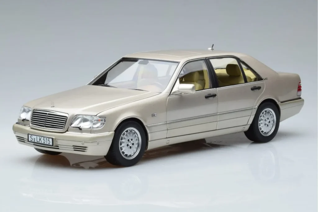 Model 1:18 Mercedes S600 W140 silver Norev