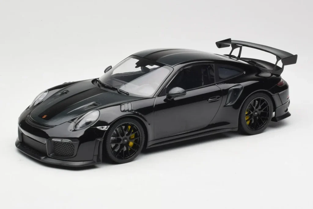 โมเดลรถ 1:18 Porsche 911 991.2 GT3 RS Weissach Package Black With Black Wheels Minichamps