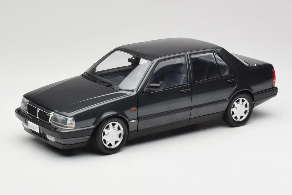 Model 1:18 Lancia Thema Turbo 16V LX Serie II Black Mitica