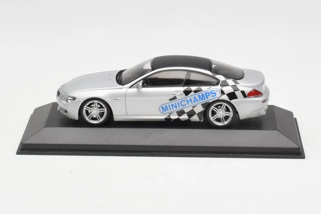 โมเดลรถ 1:43 BMW M6 E63 IAA Frankfurt สีเงิน Minichamps (มือสอง)