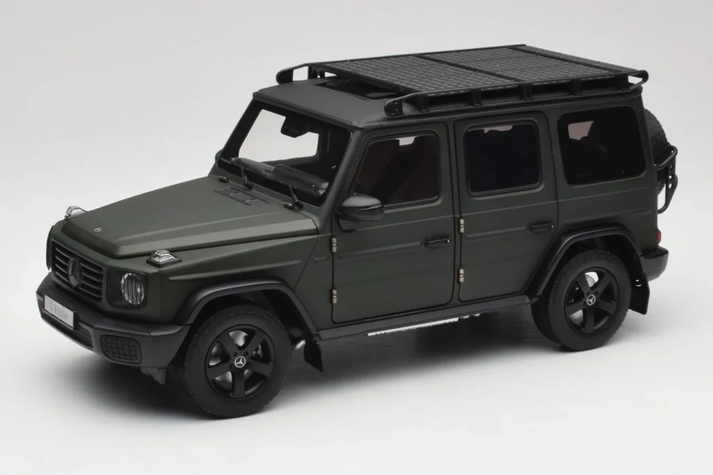 โมเดลรถ 1:18 Mercedes G-Class W465 Olive Norev