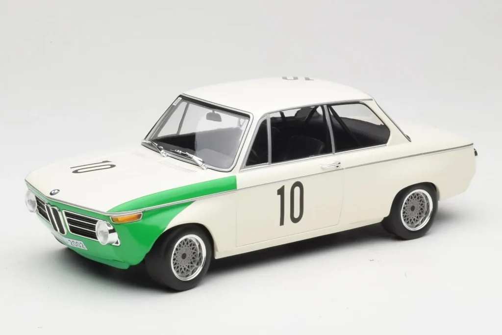 โมเดลรถ 1:18 BMW Tii E10 #10 H. Hahne / D. Quester Winners Nurburgring 1968 ปี 2002 Minichamps (มือสอง)