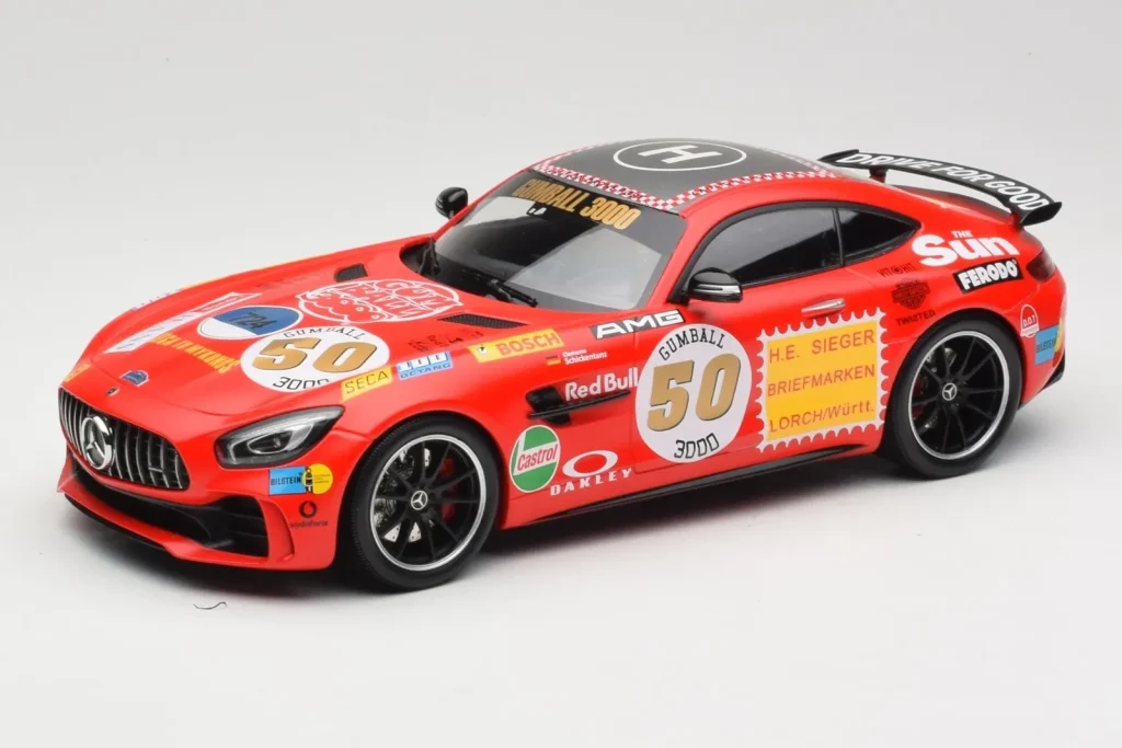 โมเดลรถ 1:18 Mercedes AMG GT R C190 Rose สีทอง Minichamps (มือสอง)
