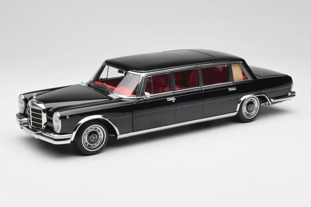 โมเดลรถ 1:18 Mercedes 600 Pullman W100 สีดำ NZG