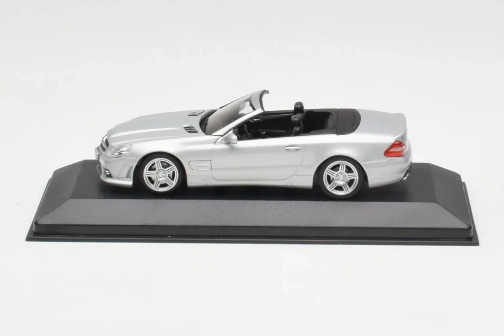 โมเดลรถ 1:43 Mercedes AMG SL63 R230 Silver Wheels Type 2 Minichamps (มือสอง)