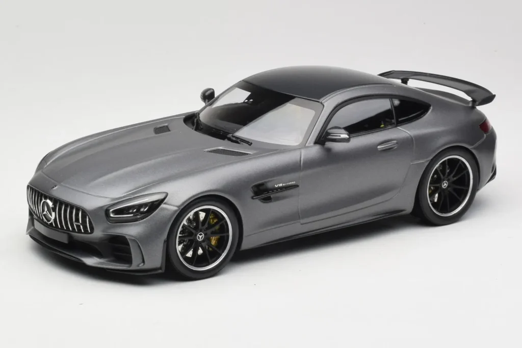 โมเดลรถ 1:18 Mercedes AMG GT R C190 Matte สีเทาเมทัลลิก Minichamps (มือสอง)