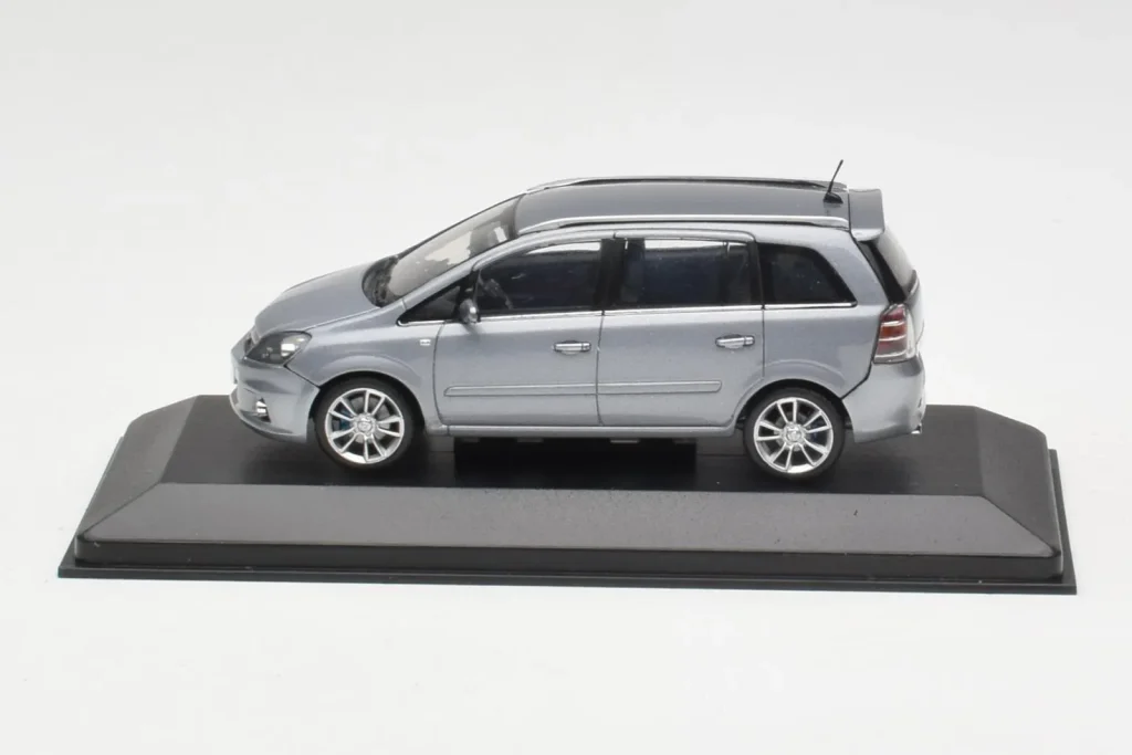 Model 1:43 Opel Zafira A OPC Light Blue Metallic Minichamps