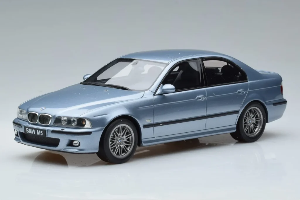 โมเดลรถ 1:18 BMW M5 E39 Silverwater สีน้ำเงิน Otto (มือสอง)
