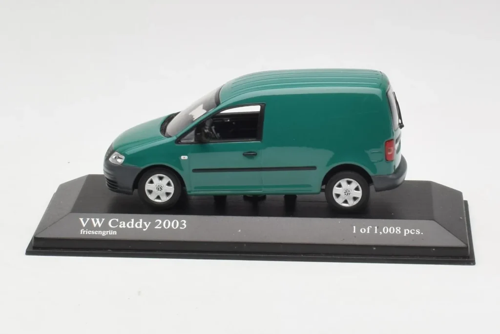 โมเดลรถ 1:43 Volkswagen Caddy 2K สีเขียว Minichamps (มือสอง)