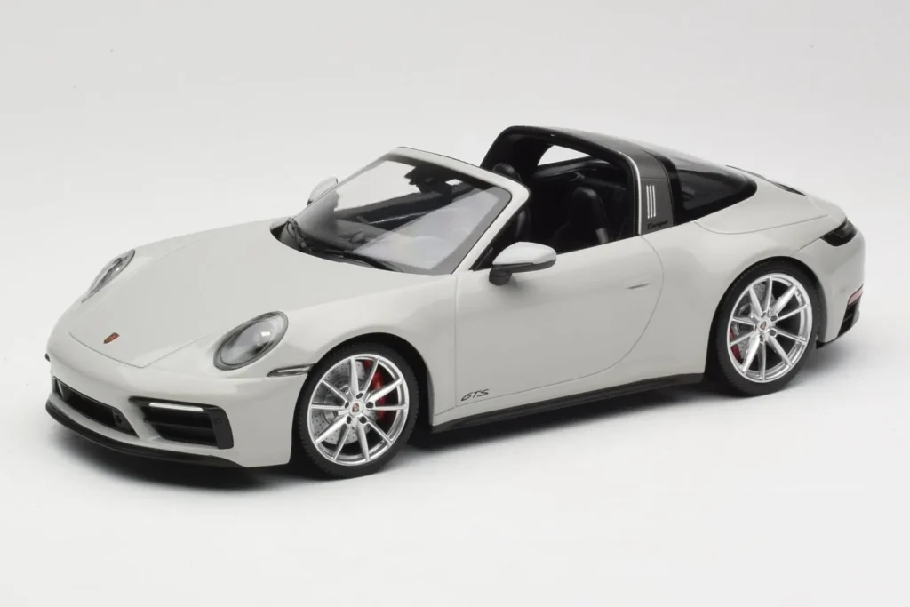 车型 1:18 Porsche 911 992 Targa 4 GTS 灰色 Minichamps