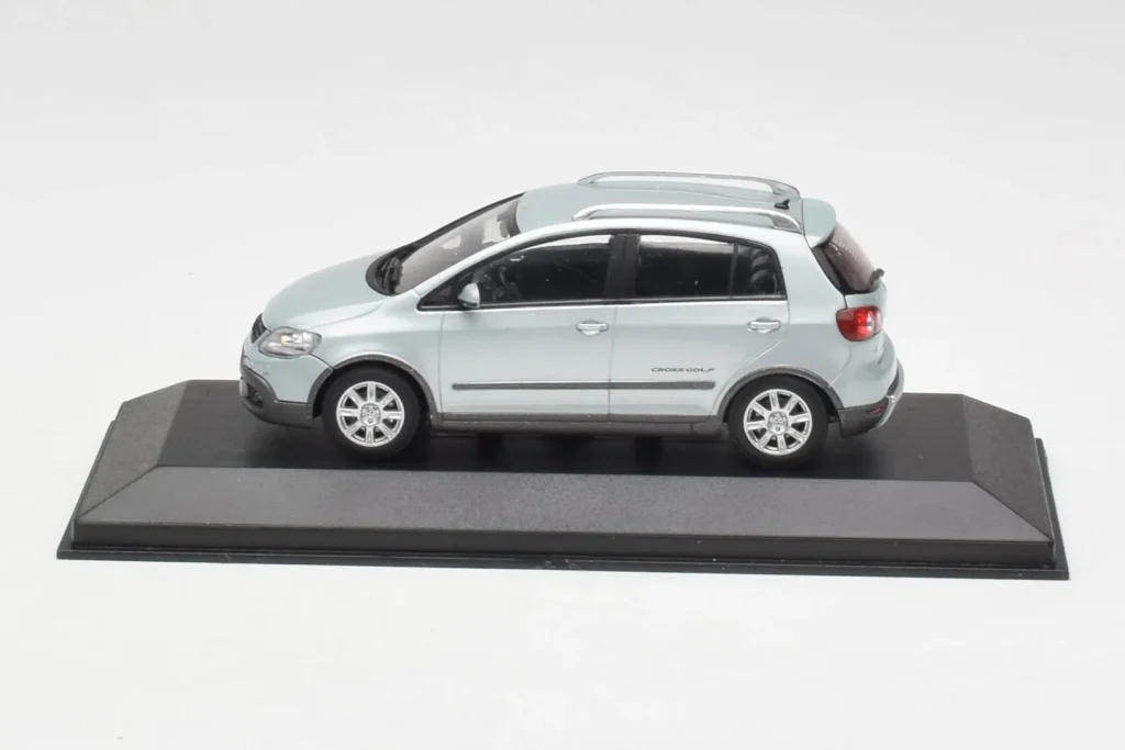 Model 1:43 Volkswagen Cross Golf Mk5 silver Minichamps [GOLF003]