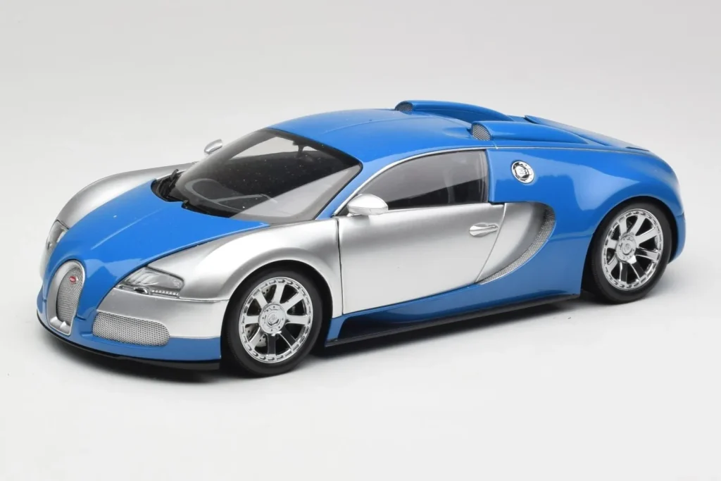 Model 1:18 Bugatti Veyron Edition Centenaire Chrome blue Minichamps [100110850-O]