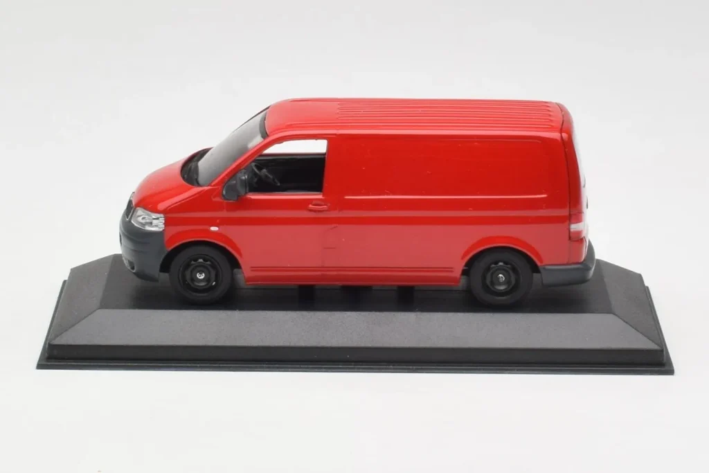 Model 1:43 Volkswagen T5 Delivery Van Red & Black Wheels Minichamps