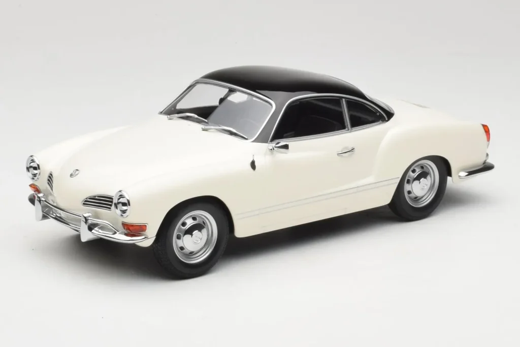 โมเดลรถ 1:18 Volkswagen Karmann Ghia Cream สีดำ Minichamps (มือสอง)