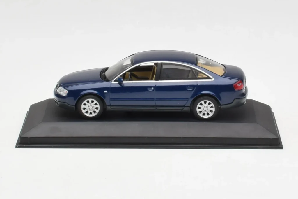 车型 1:43 Audi A6 C5 Dark Blue Minichamps